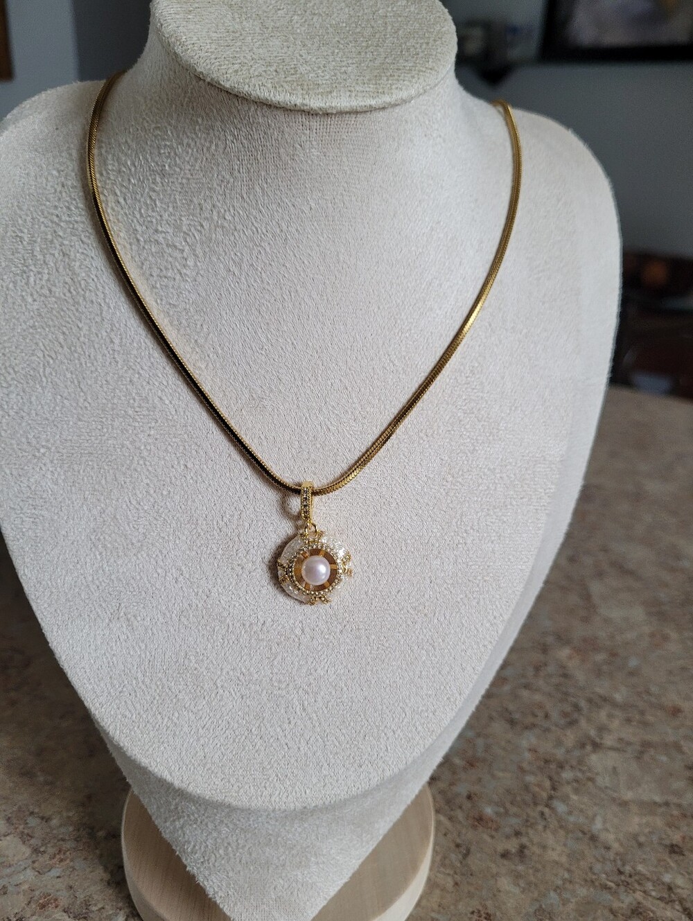 Gold Pearl Halo Pendant Necklace - Women Jewelry